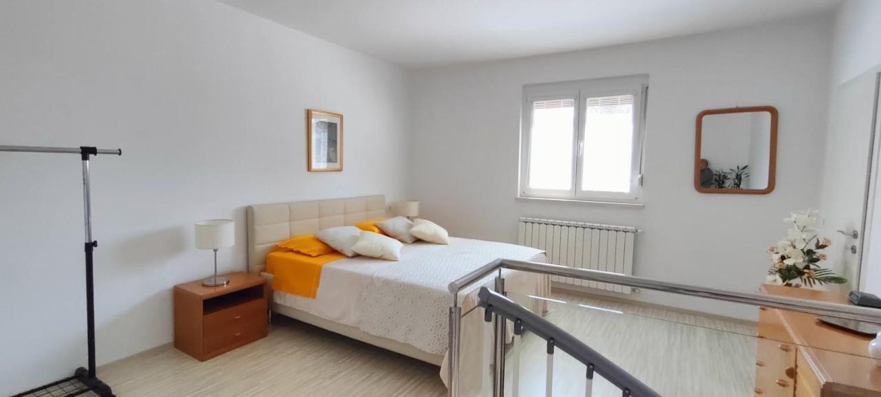 Classy Apartment With Garden View Laura Portorose Esterno foto