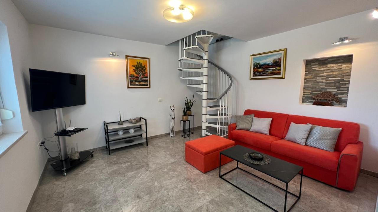 Classy Apartment With Garden View Laura Portorose Esterno foto